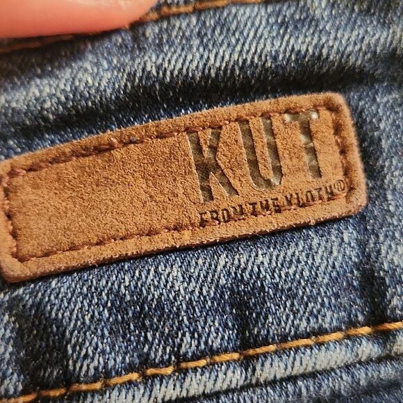 Kut From the Kloth Women's Bootcut Jeans w/ 2 Buttons & Zipper Size 14W - Picture 13 of 16